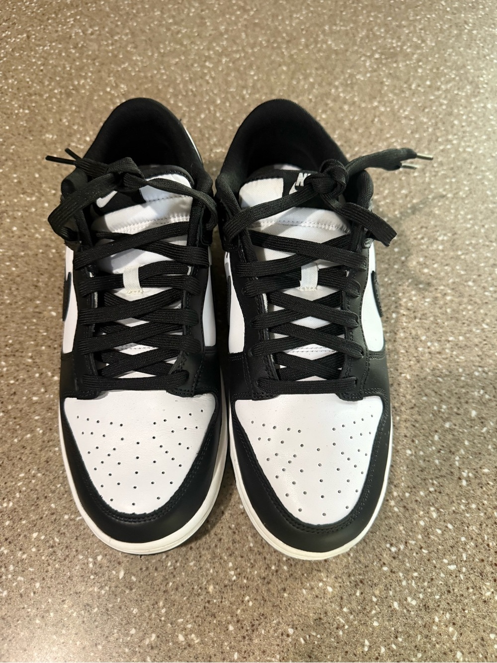 Nike Men’s Black and White Low-Top Sneakers